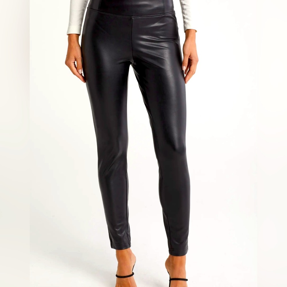 Laundry Shelli Segal vegan leather pull on pants